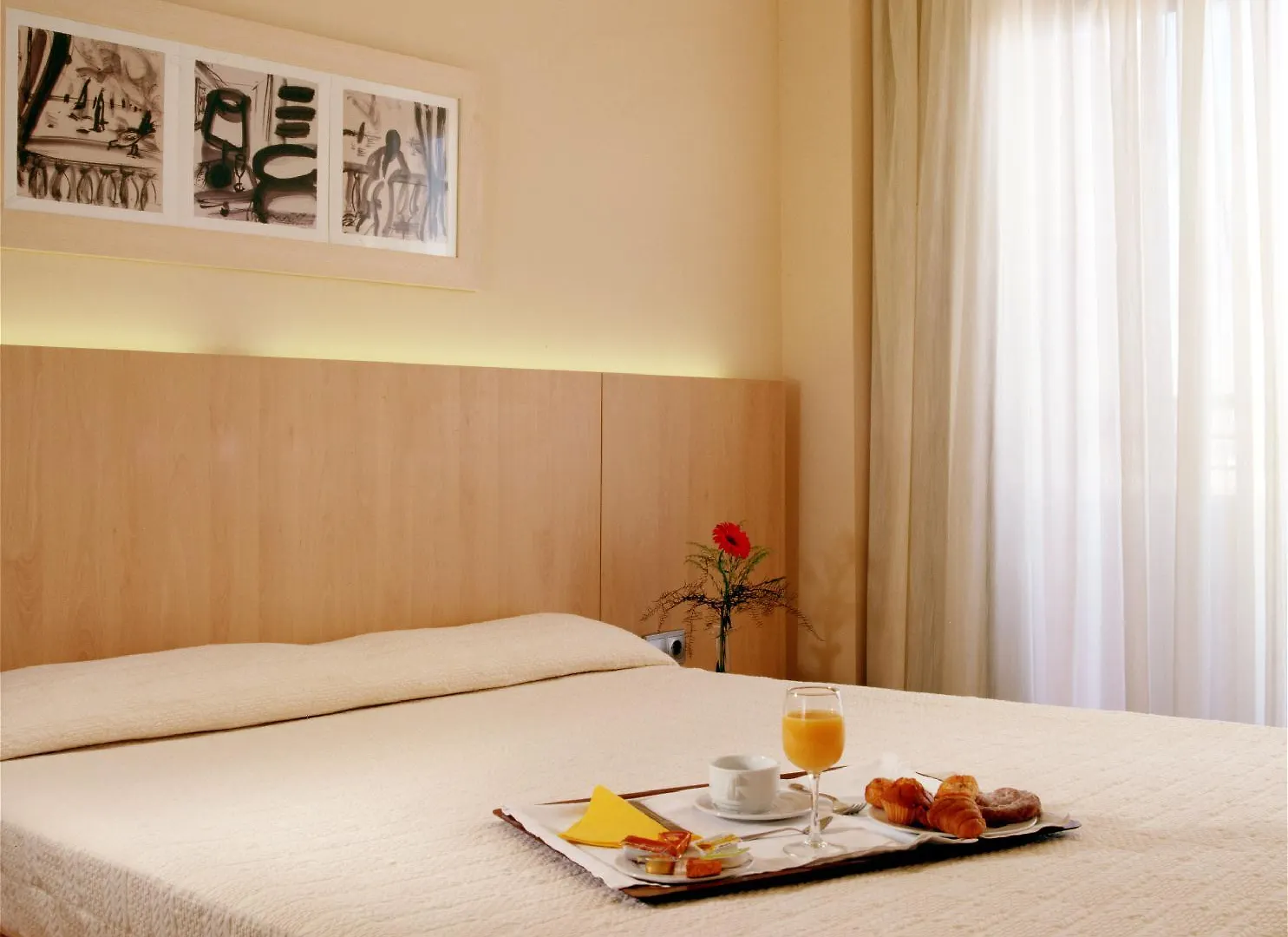 **** Aparthotel Advise Hotels Reina Vera Spain